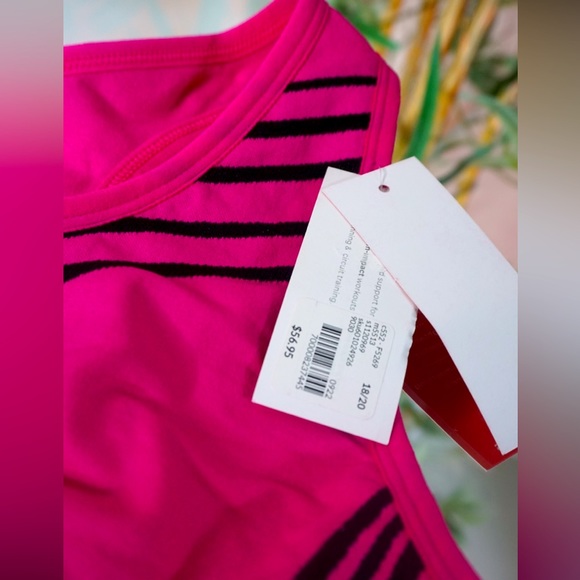 SOLD ALREADY 🛑 LIVI SPORT BRA NEW - Picture 2 of 7